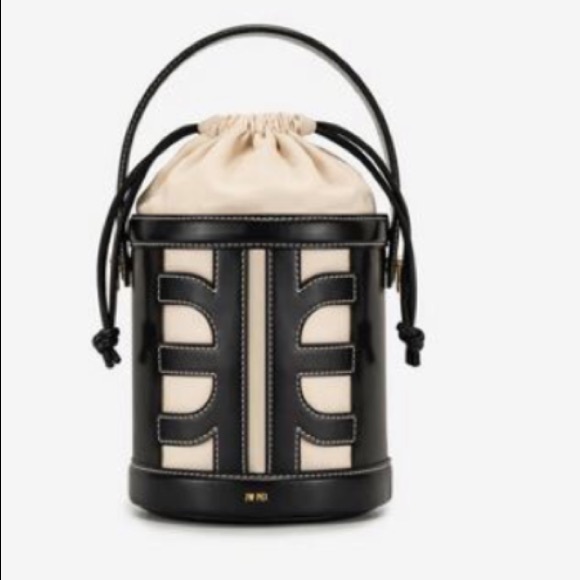 JW PEI BUCKET BAG (BLACK AND WHITE) BNWT - Picture 2 of 4